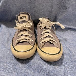 Low Top Classic Chuck Taylor Converse